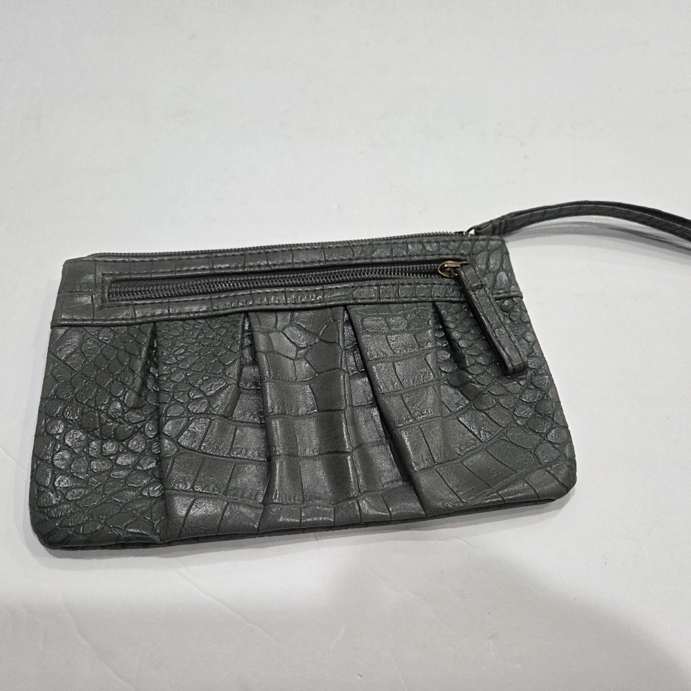 Mundi Croc-Embossed Wristlet Clutch gray(E)